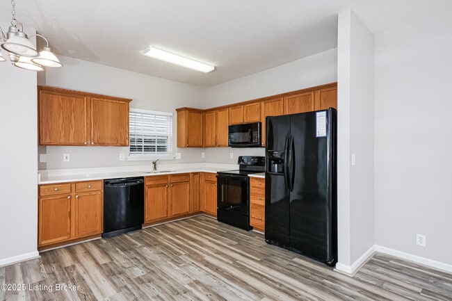 Building Photo - 6617 Timberbend Dr