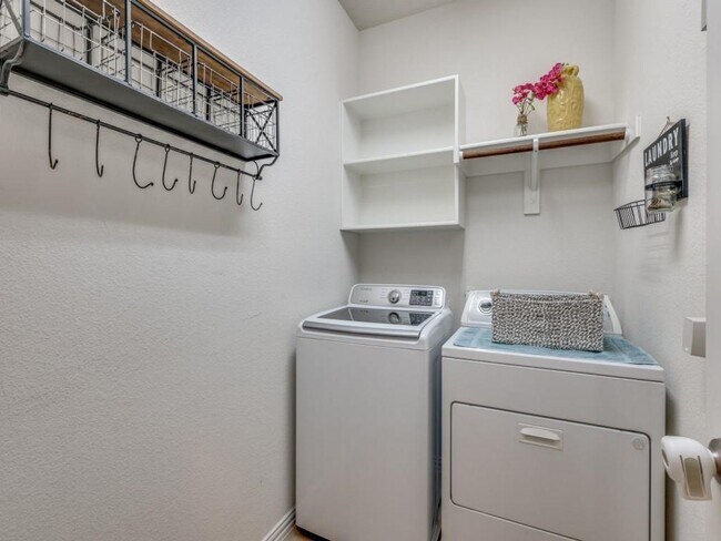 Building Photo - 9108 Bronze Meadow Dr