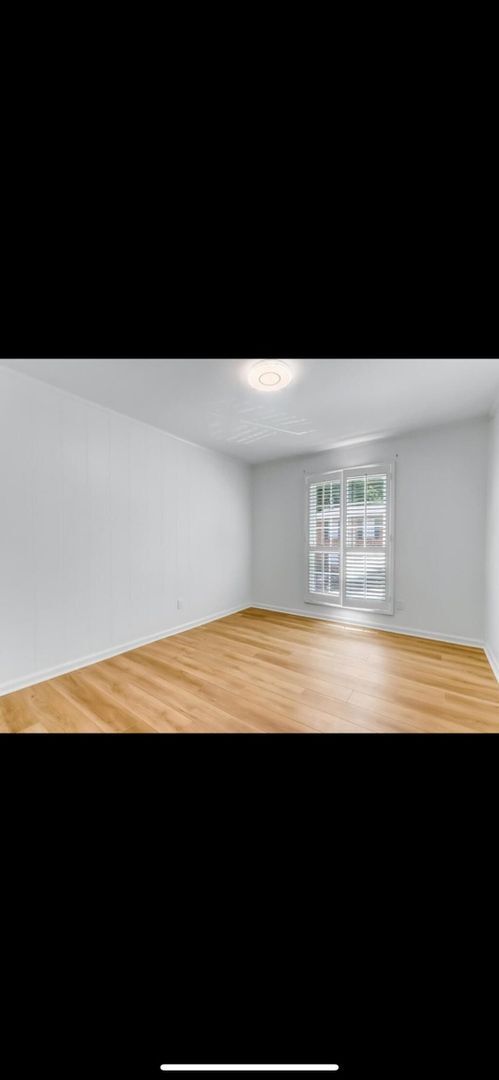 Building Photo - 5632 Kingsport Dr