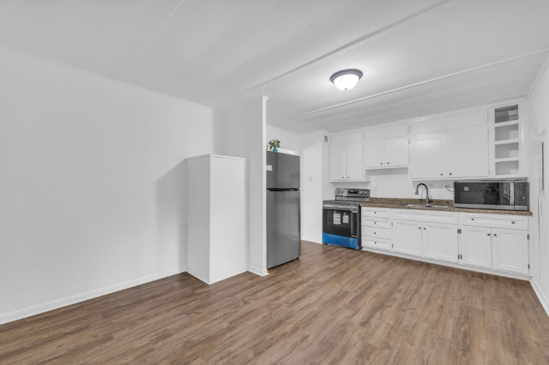 Building Photo - 303 Martin Cir