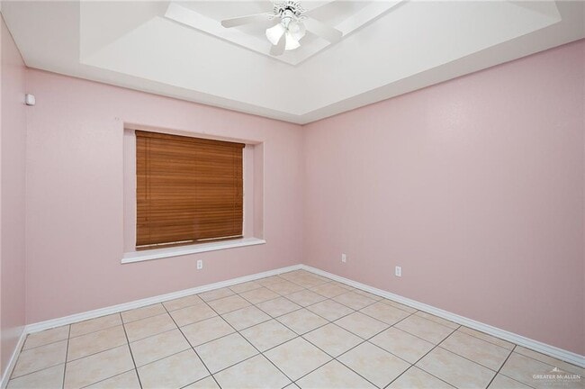 Building Photo - 13 Umbrellabird Ave