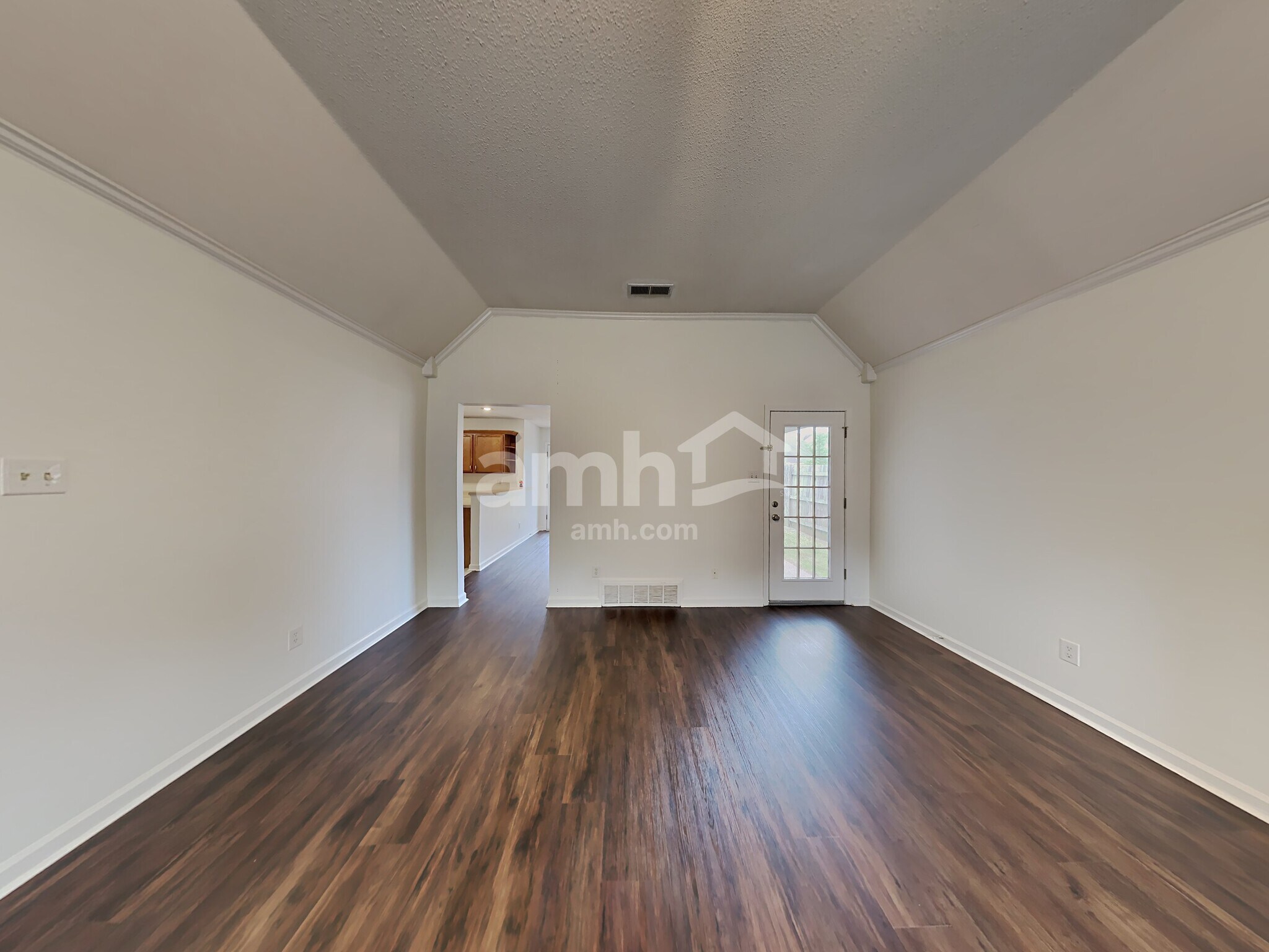 Building Photo - 1466 Far Dr