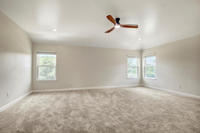 Building Photo - 309 Camperdown Elm Dr