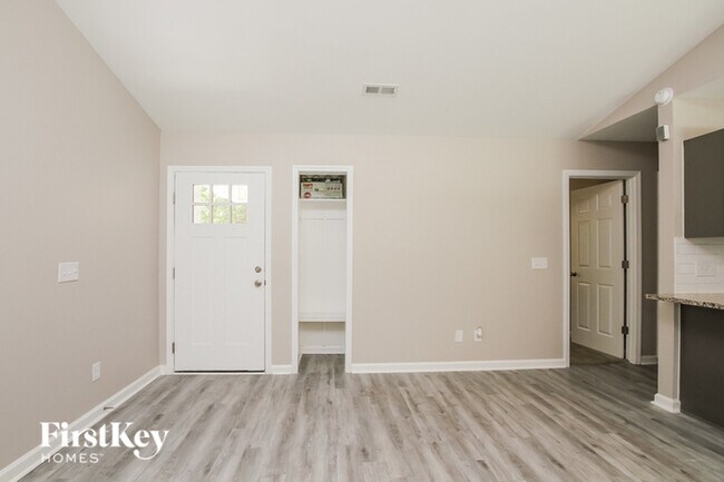 Building Photo - 128 Lismark Dr