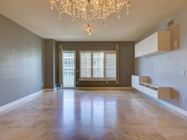 Building Photo - 100 S Eola Dr