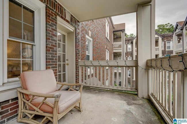 Building Photo - 2809 13th Ave S