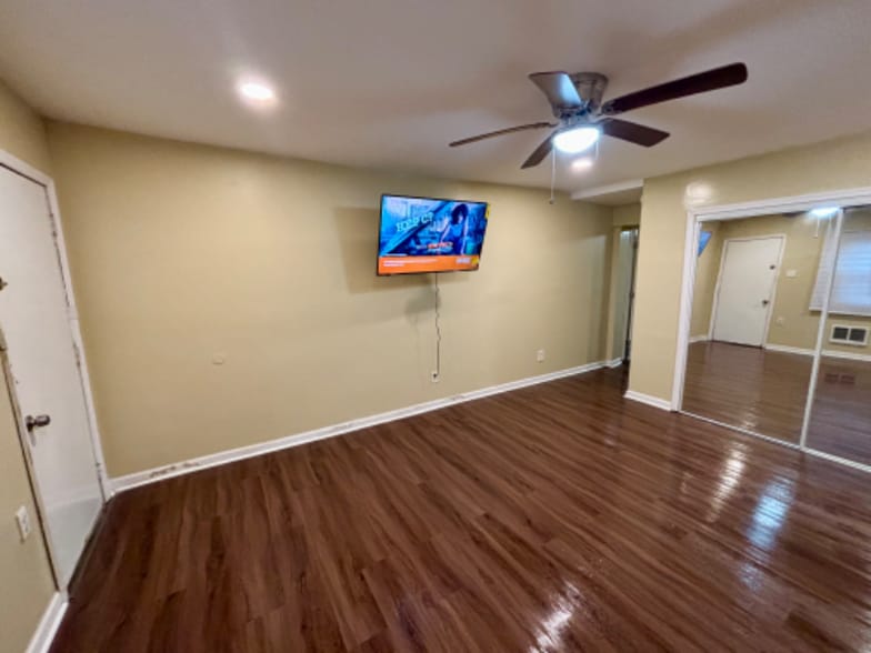 Building Photo - 6043 Wister St