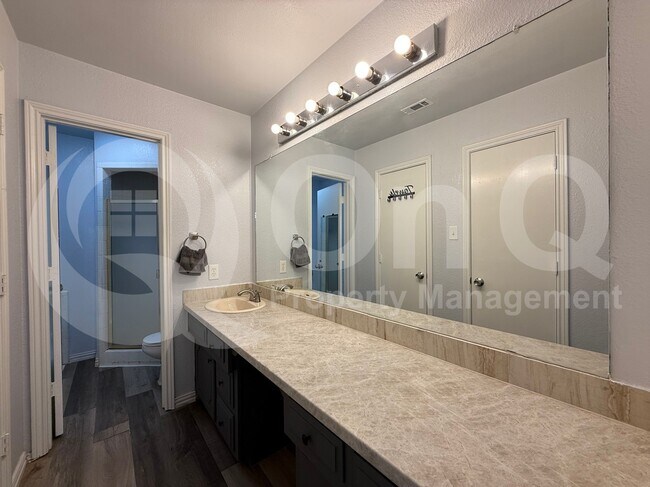 Building Photo - 3515 Hilltop Ln