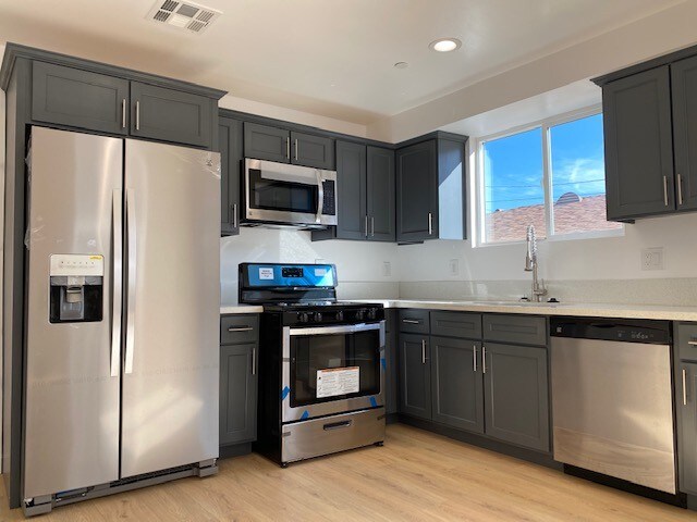 Building Photo - 2437 Malabar St