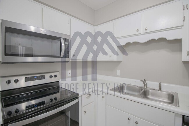Building Photo - 1253 Roberts Way