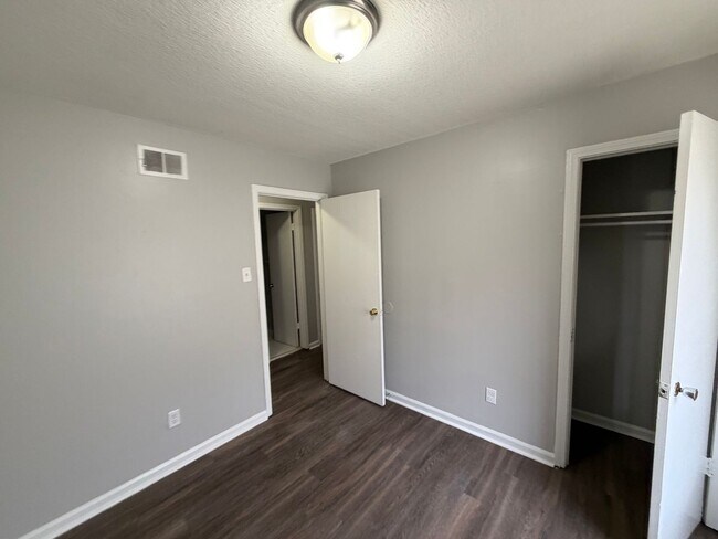 Building Photo - 4169 Double Tree St