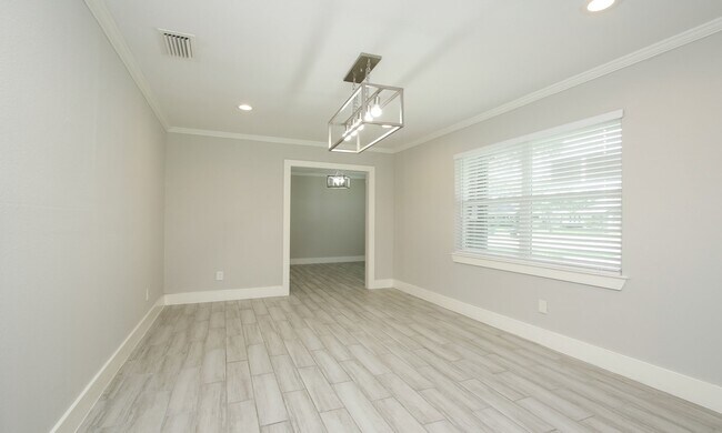 Building Photo - 5815 Picasso Pl