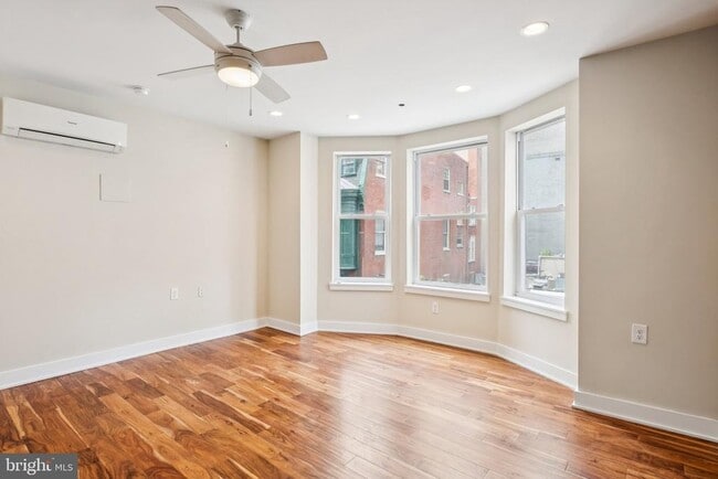 Building Photo - 131 S 13th St