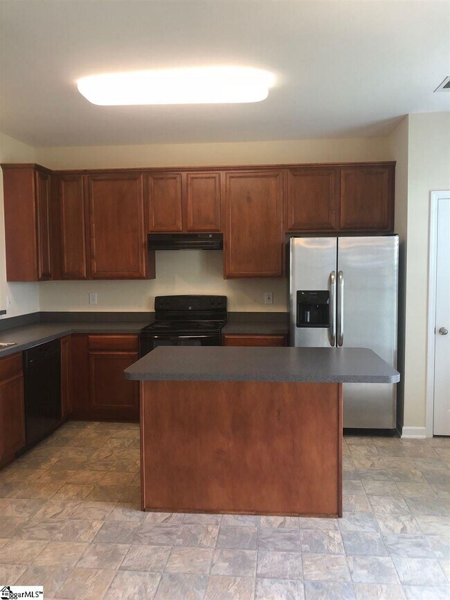 Building Photo - 210 Elise Dr