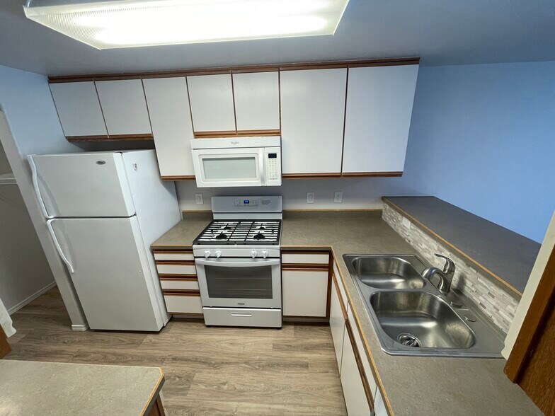 Building Photo - 508 NE Negus Loop