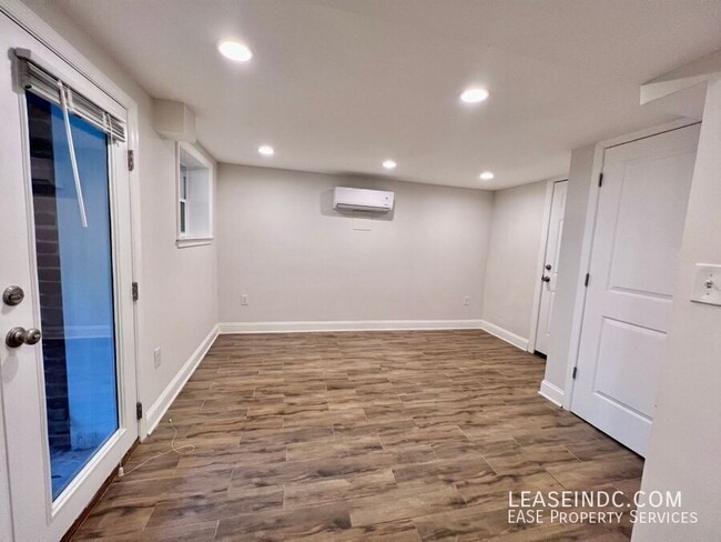 Building Photo - 1211 Park Rd NW