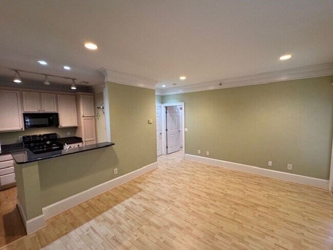 Building Photo - 901 Canenaugh Dr
