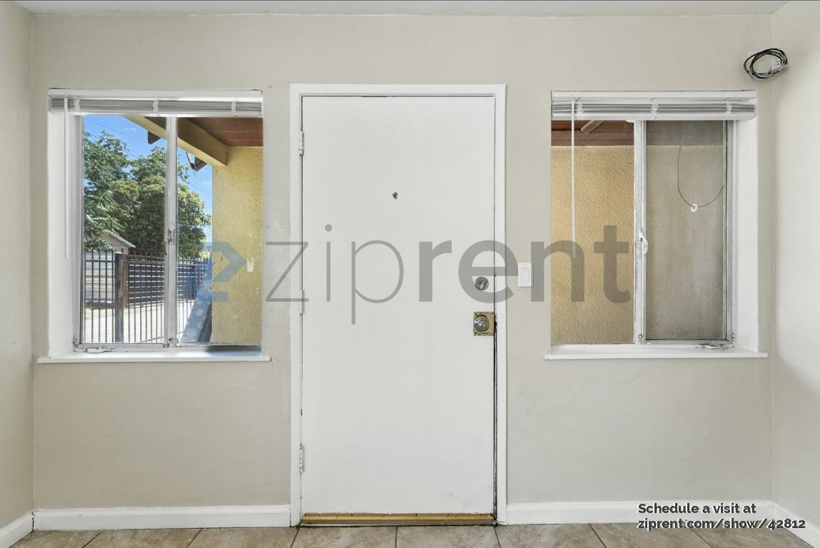 Building Photo - 151 W 18th St