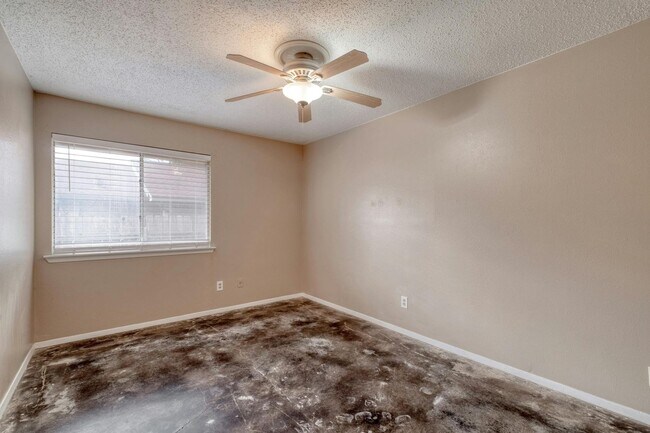 Building Photo - Cozy 2-Bedroom Duplex in Prime North Austi...