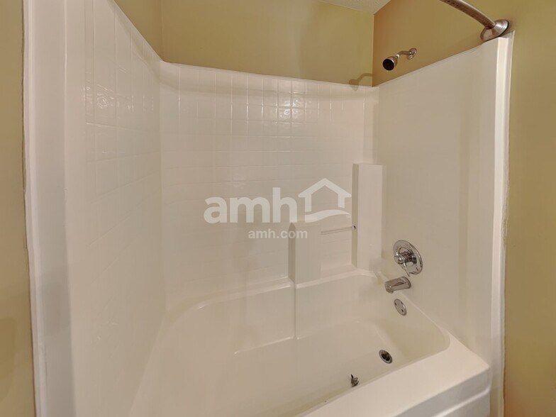 Building Photo - 6739 Dorchester Dr