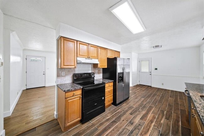 Building Photo - 1220 Ridge Rd