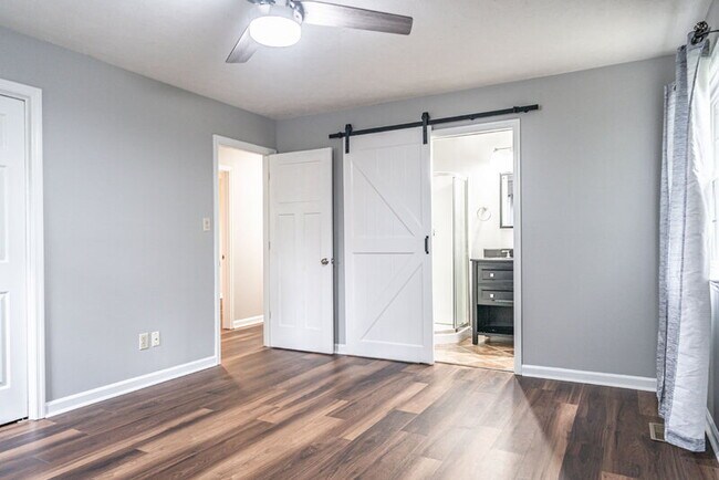 Building Photo - 120 Fox Hunt Ln