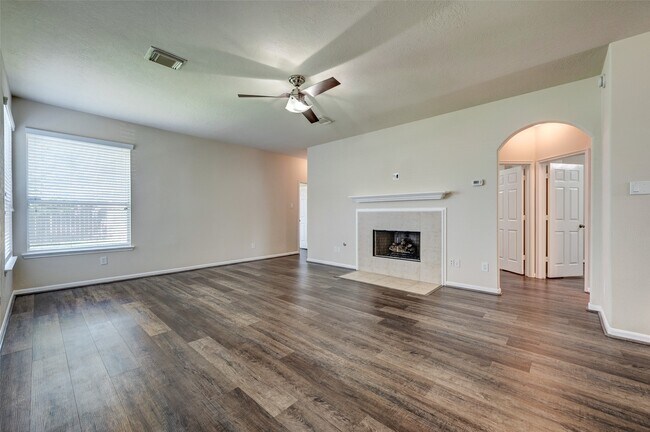 Building Photo - 7414 Compass Rose Dr