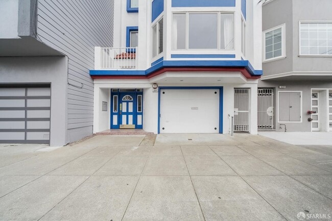 Building Photo - 328 2nd Ave
