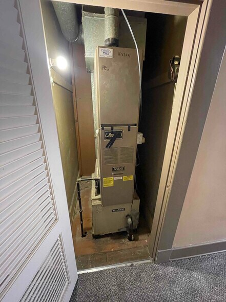 Building Photo - 218 State St