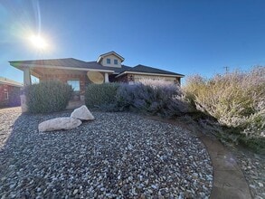 Building Photo - 9915 Lamar Ave