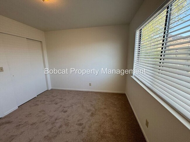 Building Photo - 136 Dayton Village Pkwy