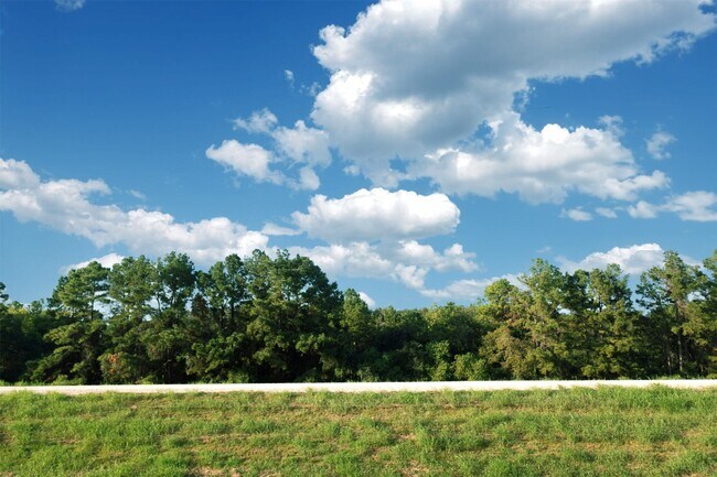 Building Photo - 16018 Oregon Oak Dr