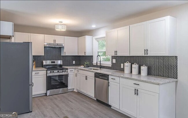 Building Photo - 1523 Delia Dr