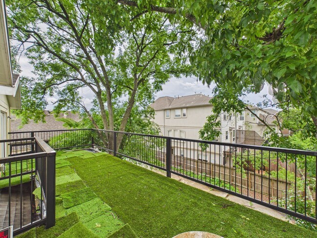 Building Photo - 5110 Academy St