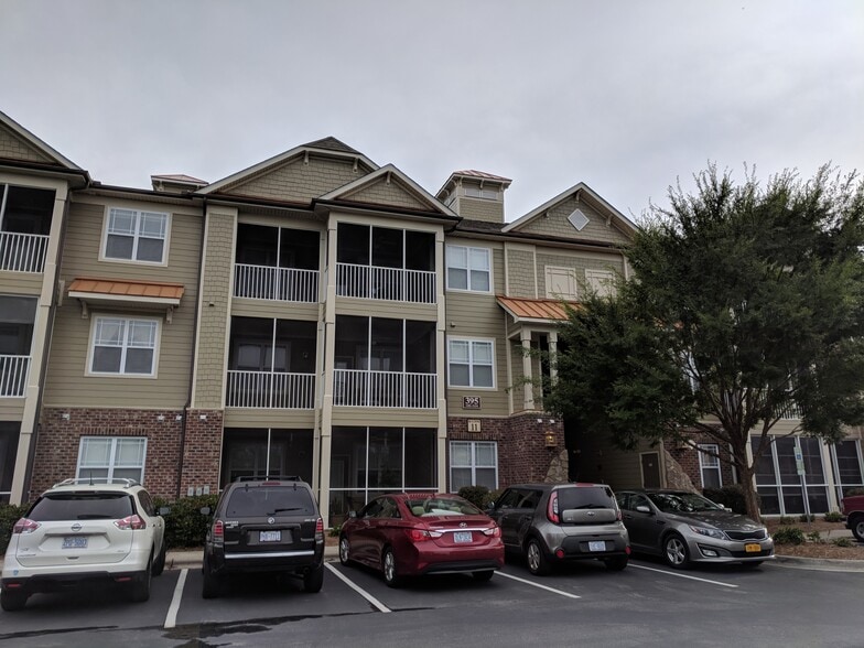Building Photo - 395 S Crow Creek Dr NW