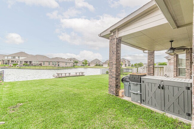 Building Photo - 3627 Lake Bend Shore Dr