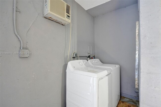 Building Photo - 2621 SW Natura Ave