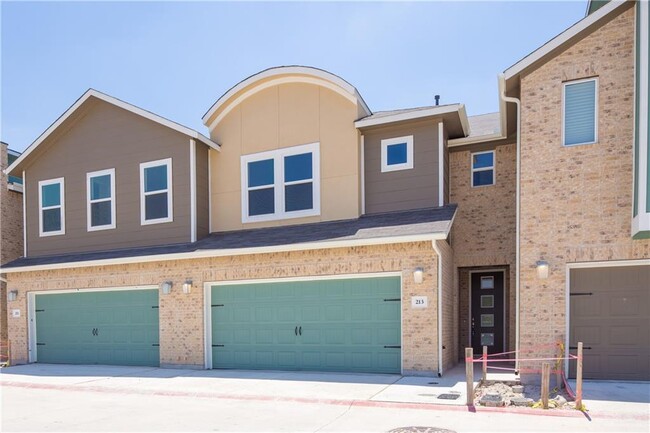 Building Photo - 213 Bridgeford Dr