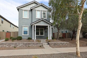 Building Photo - Move In Ready!stunning 3 bedroom, 2.5 bathroom home located in Phoenix!