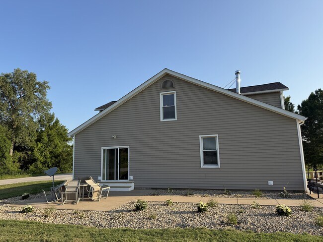 Building Photo - 5430 Floraville Rd