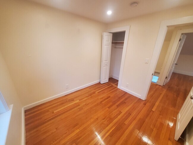 Building Photo - 68 Nahant Ave