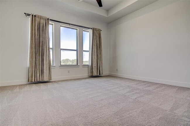 Building Photo - 22300 Lago Lookout Ln