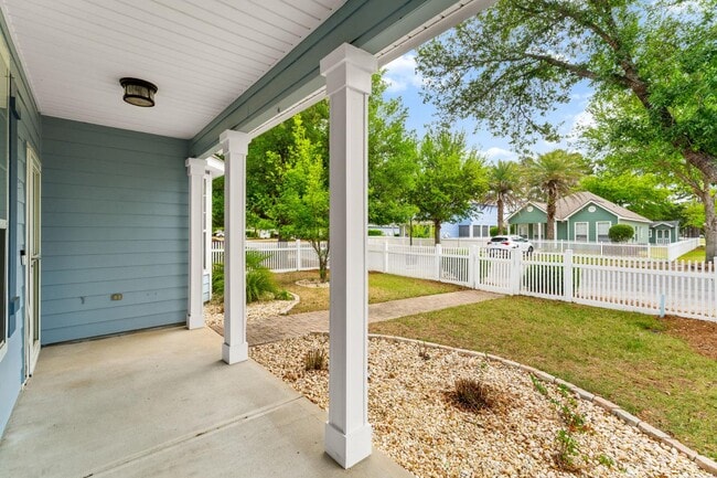 Building Photo - 486 Fanny Ann Way