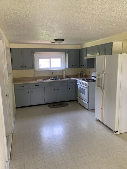 Building Photo - 608 Wilson St