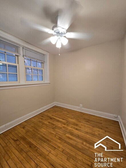 Building Photo - 1454 Oak Ave