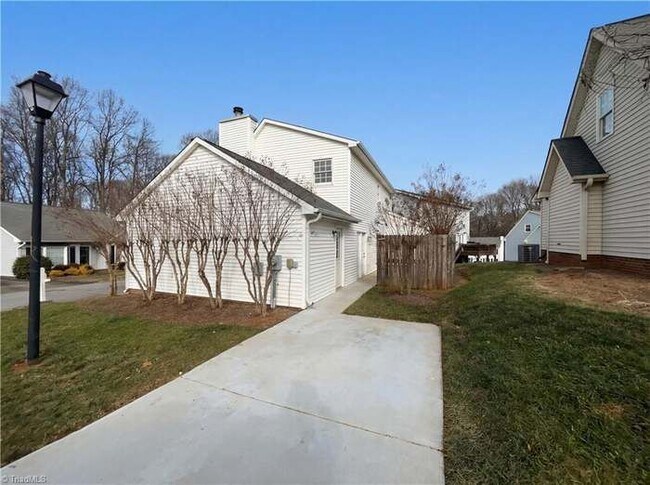 Building Photo - 119 Edgedale Ct