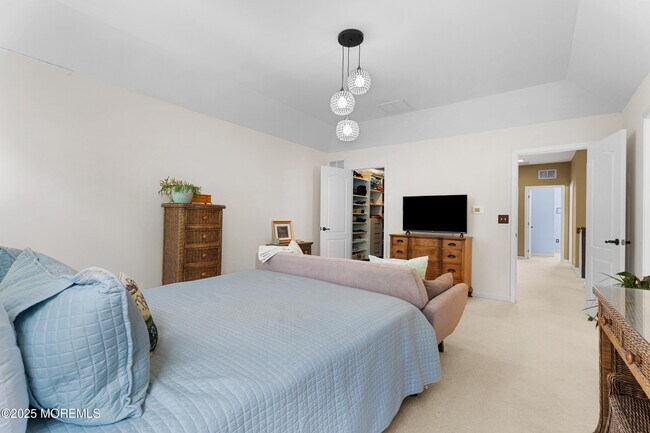 Building Photo - 254 Hawthorne Ln