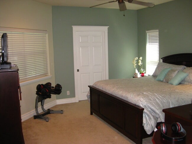 Building Photo - 2500 Sq Ft in Great Neighborhood Near Schools and Bidwell Park!