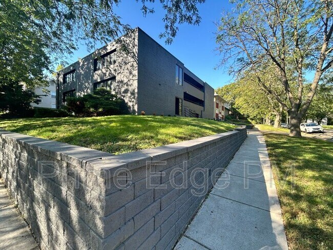 Building Photo - 2343 B St