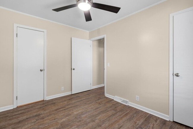 Building Photo - 118 Hope Ln